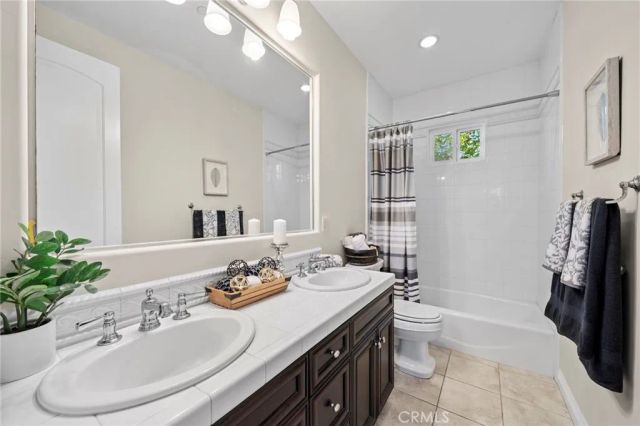 17272 Tidalridge Lane, Huntington Beach, CA 92649