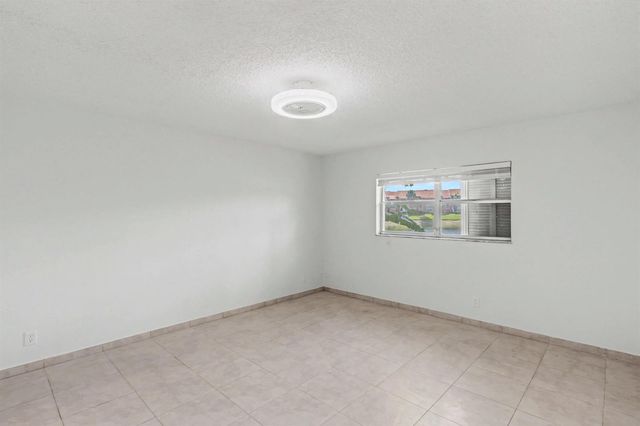 437 SW Natura Avenue F, Deerfield Beach, FL 33441
