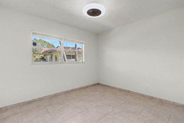 437 SW Natura Avenue F, Deerfield Beach, FL 33441