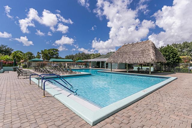 437 SW Natura Avenue F, Deerfield Beach, FL 33441