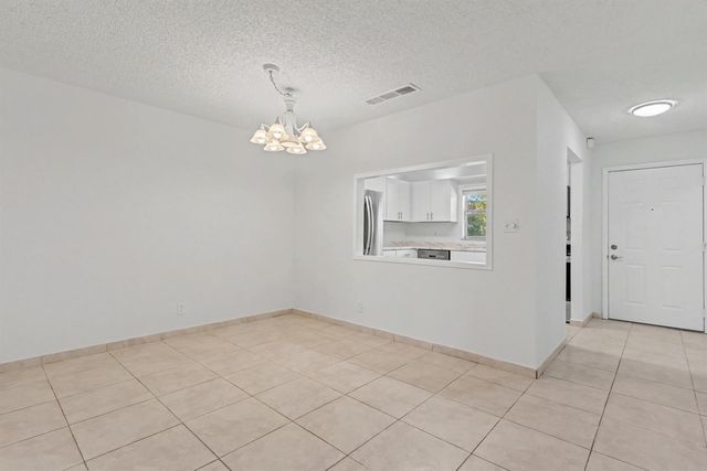 437 SW Natura Avenue F, Deerfield Beach, FL 33441