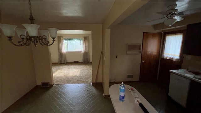 114 Spruce Dr, Shaler, PA 15116
