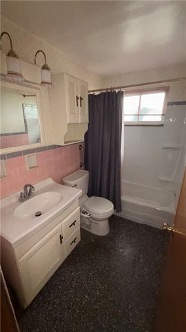 114 Spruce Dr, Shaler, PA 15116