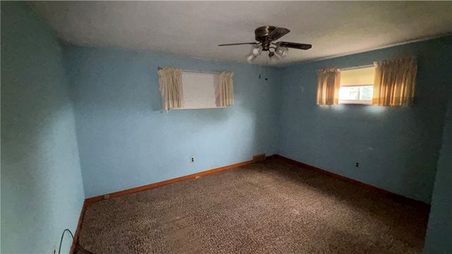 114 Spruce Dr, Shaler, PA 15116
