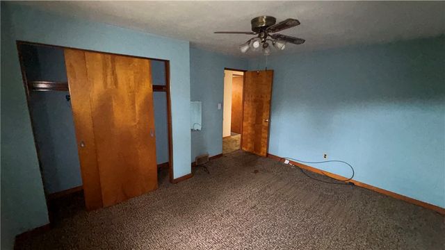 114 Spruce Dr, Shaler, PA 15116