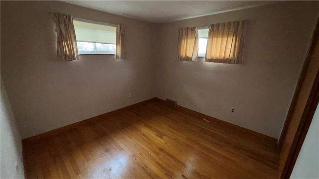 114 Spruce Dr, Shaler, PA 15116