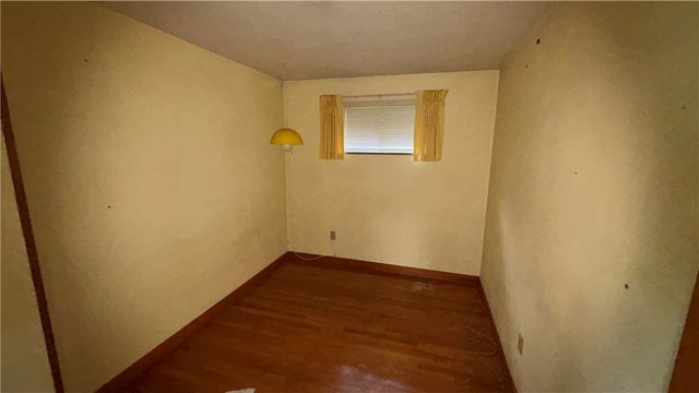 114 Spruce Dr, Shaler, PA 15116