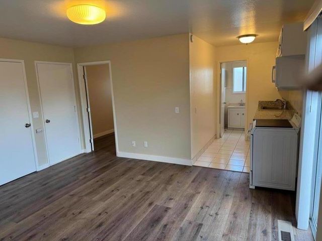 11 Pinehill Way, Monterey, CA 93940