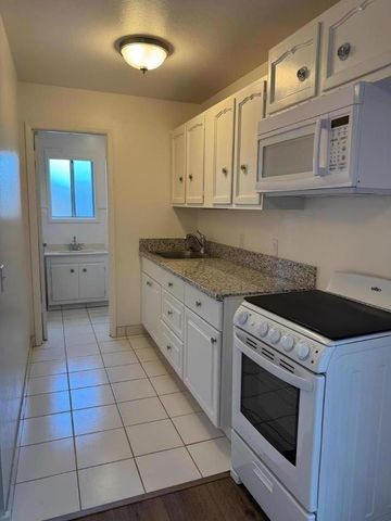 11 Pinehill Way, Monterey, CA 93940