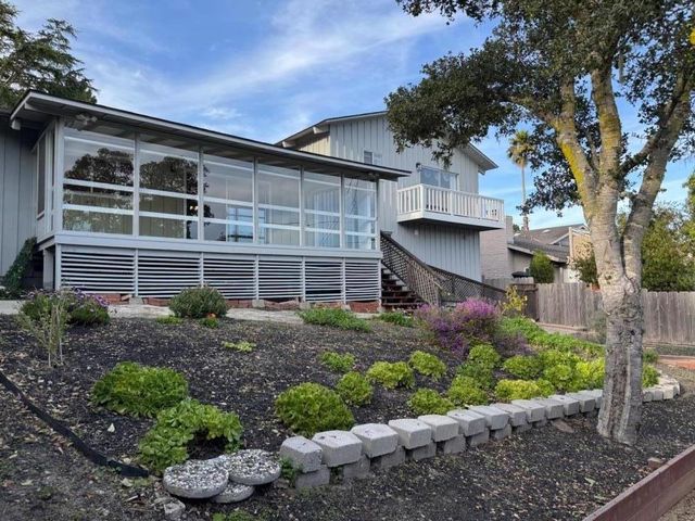 11 Pinehill Way, Monterey, CA 93940