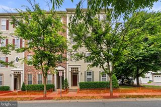 15 SWANTON LN #100, Gaithersburg, MD 20878