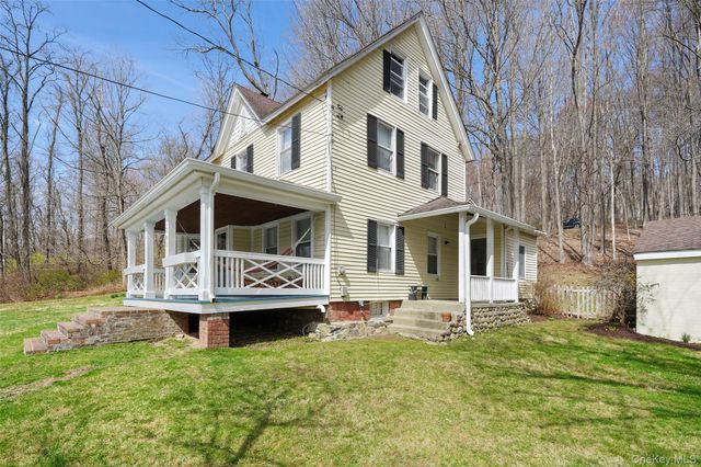 101 Hustis Road, Cold Spring, NY 10516