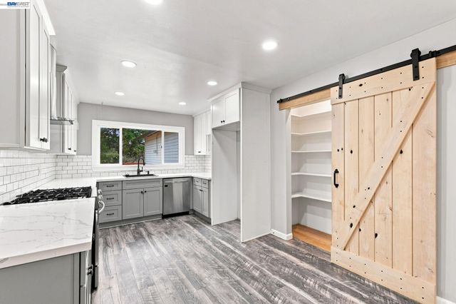 1210 Highland Blvd, Hayward, CA 94542