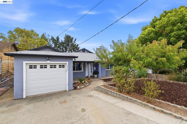 1210 Highland Blvd, Hayward, CA 94542