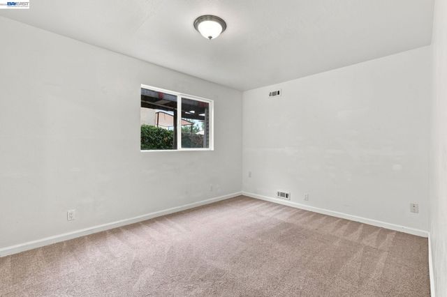 1210 Highland Blvd, Hayward, CA 94542