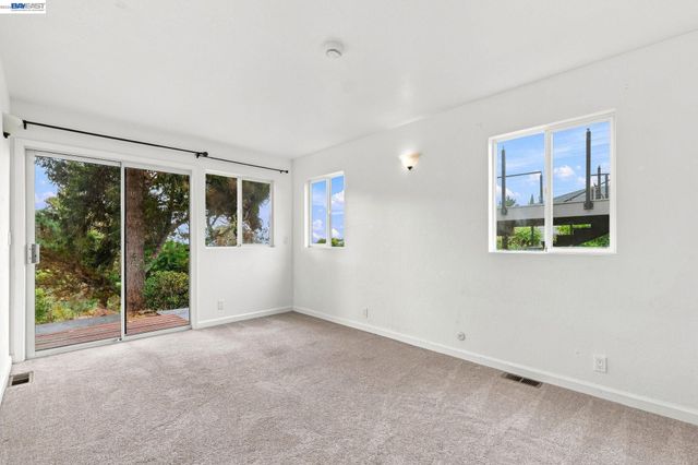 1210 Highland Blvd, Hayward, CA 94542