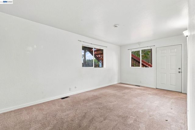 1210 Highland Blvd, Hayward, CA 94542
