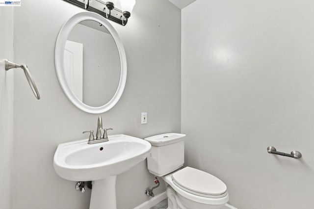 1210 Highland Blvd, Hayward, CA 94542