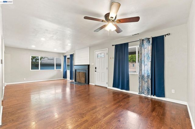 1210 Highland Blvd, Hayward, CA 94542