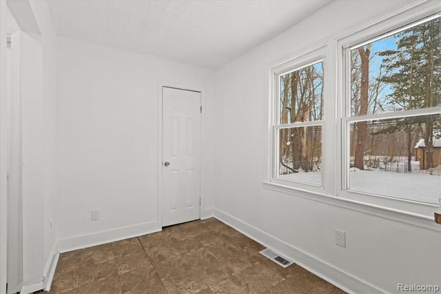 22060 Poinciana Street, Southfield, MI 48033