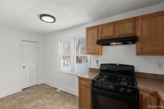 22060 Poinciana Street, Southfield, MI 48033