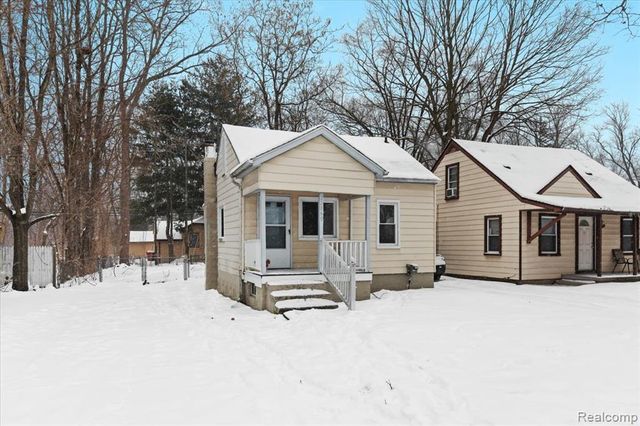 22060 Poinciana Street, Southfield, MI 48033