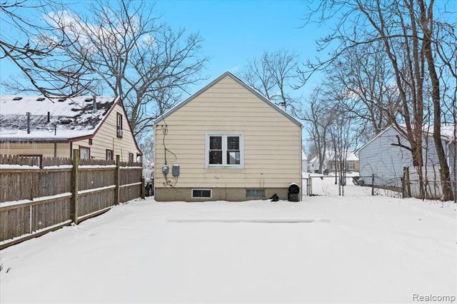 22060 Poinciana Street, Southfield, MI 48033