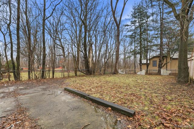 22060 Poinciana Street, Southfield, MI 48033