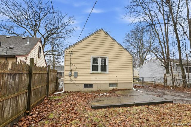 22060 Poinciana Street, Southfield, MI 48033