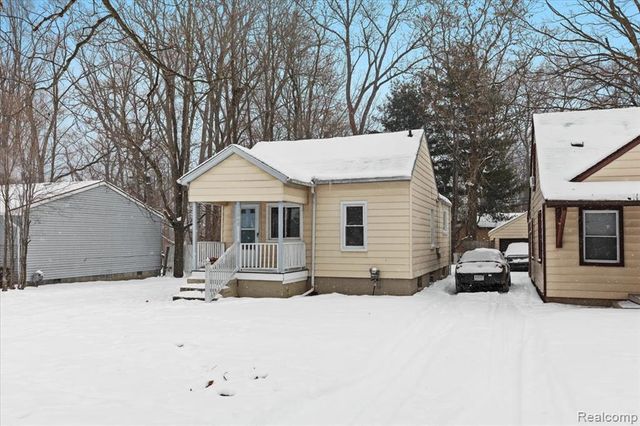 22060 Poinciana Street, Southfield, MI 48033