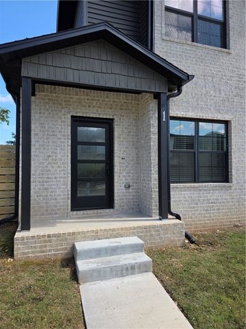 827 N Crater Avenue 2, Fayetteville, AR 72704