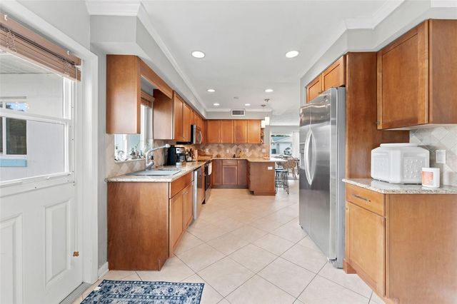 2111 W MINNEHAHA STREET, Tampa, FL 33604