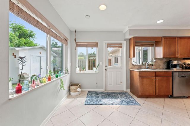 2111 W MINNEHAHA STREET, Tampa, FL 33604