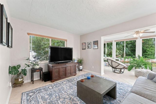 2111 W MINNEHAHA STREET, Tampa, FL 33604
