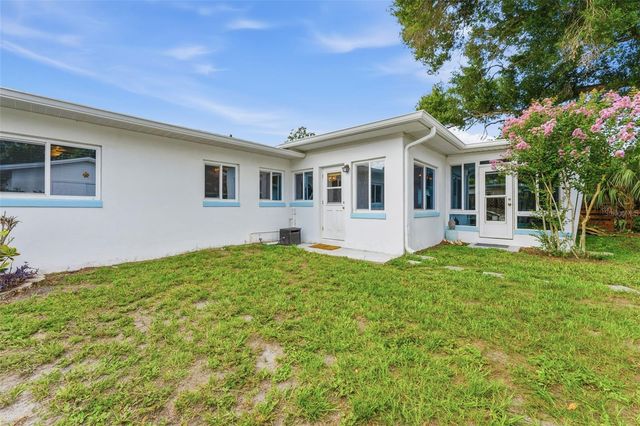 2111 W MINNEHAHA STREET, Tampa, FL 33604