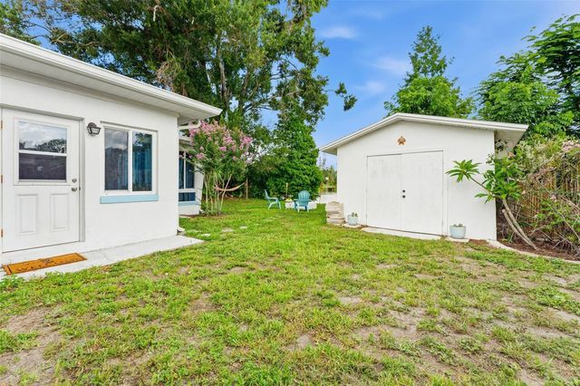 2111 W MINNEHAHA STREET, Tampa, FL 33604