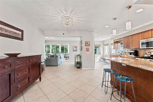 2111 W MINNEHAHA STREET, Tampa, FL 33604