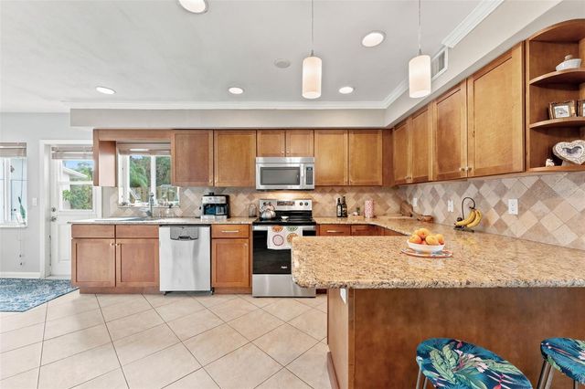 2111 W MINNEHAHA STREET, Tampa, FL 33604