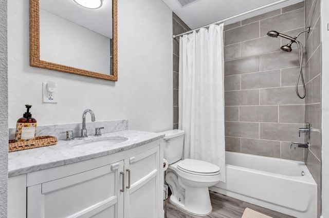 3672 SEAROBIN DRIVE SE, St Petersburg, FL 33705