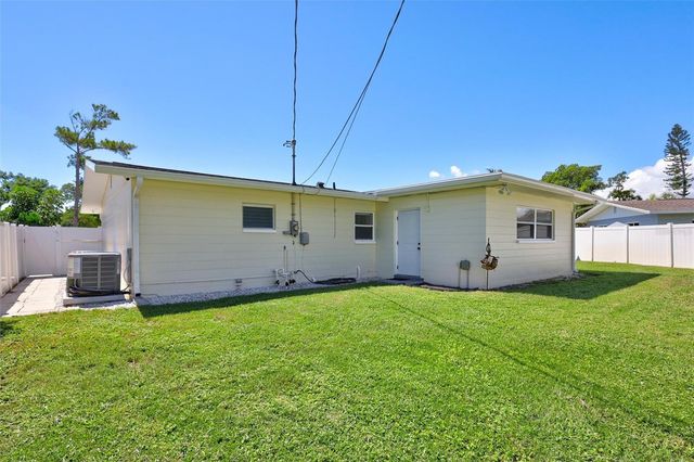 3672 SEAROBIN DRIVE SE, St Petersburg, FL 33705