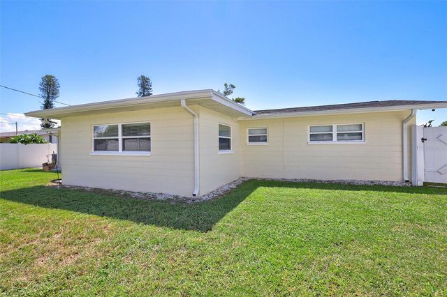 3672 SEAROBIN DRIVE SE, St Petersburg, FL 33705