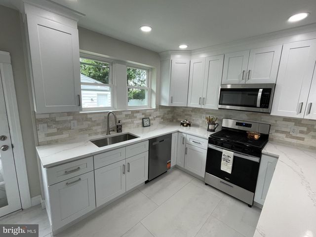2419 HOLLIS RD, Havertown, PA 19083