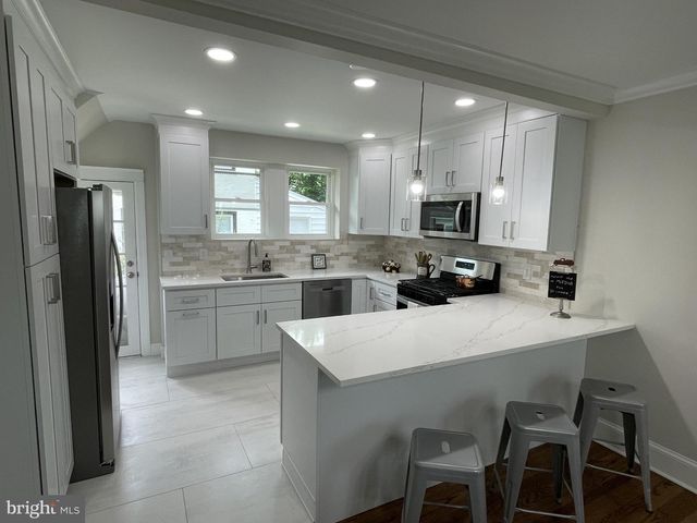 2419 HOLLIS RD, Havertown, PA 19083
