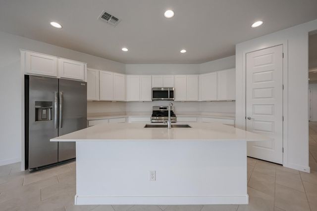 7814 W Hide Trail, Peoria, AZ 85383