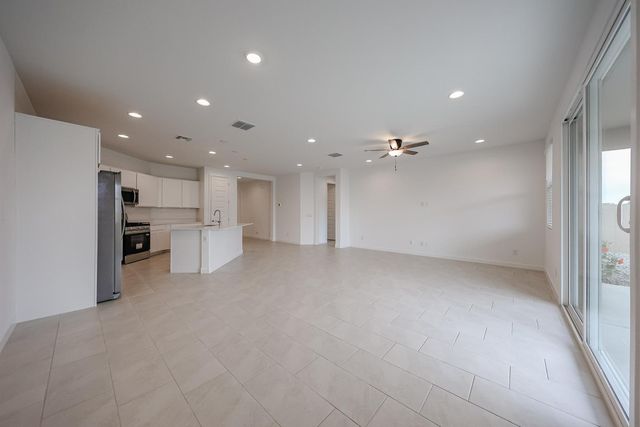 7814 W Hide Trail, Peoria, AZ 85383