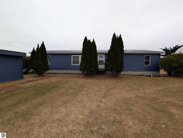 6930 E Willard Road, Vestaburg, MI 48891