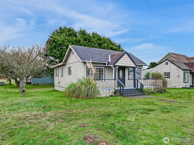 310 Washington Avenue N, Long Beach, WA 98631