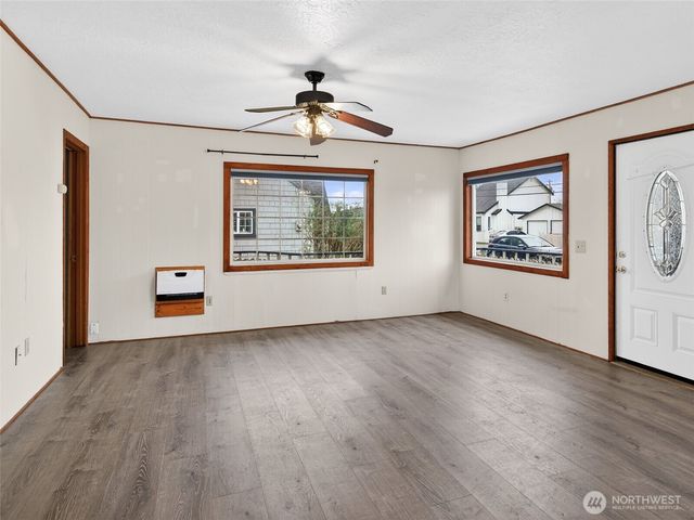 310 Washington Avenue N, Long Beach, WA 98631