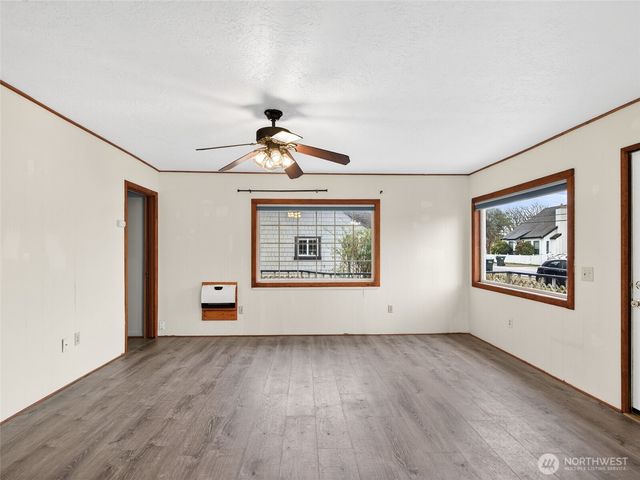 310 Washington Avenue N, Long Beach, WA 98631