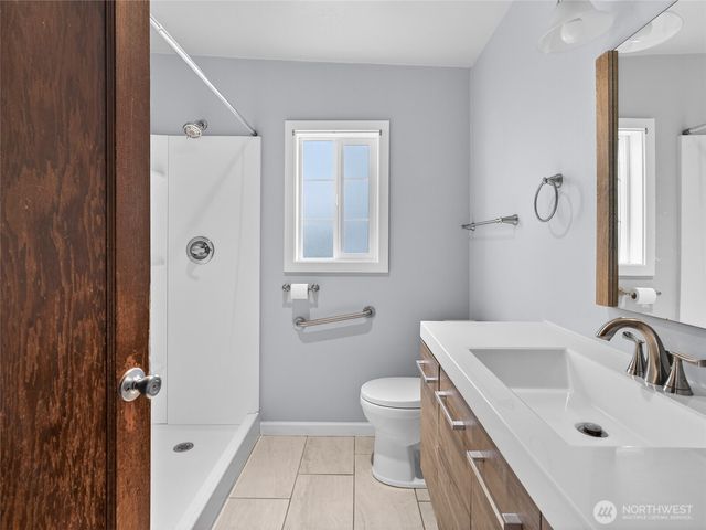 310 Washington Avenue N, Long Beach, WA 98631